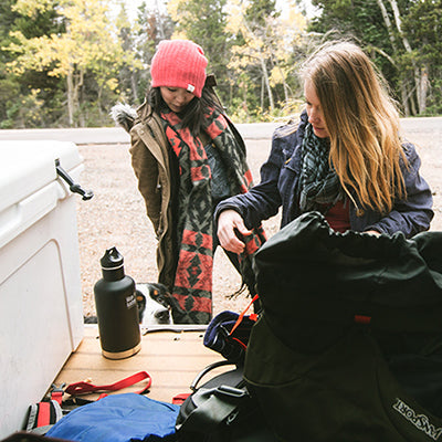 64oz-classic-with-loop-cap-y1 64oz_insulated_classic_backpackers_tailgate_square.jpg