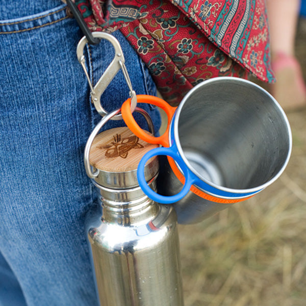 steel-s-biner-3-m6 carabiner_steel_clip_bottle_lifestyle_f9a2dad1-cd06-4894-b3ff-13476b2b5a87.jpg