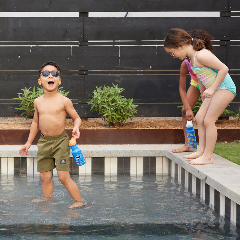 12oz-kid-s-classic-with-flip-seal-sport-cap-c7 kid_sport_flip_seal_12oz_boy_pool_square.jpg