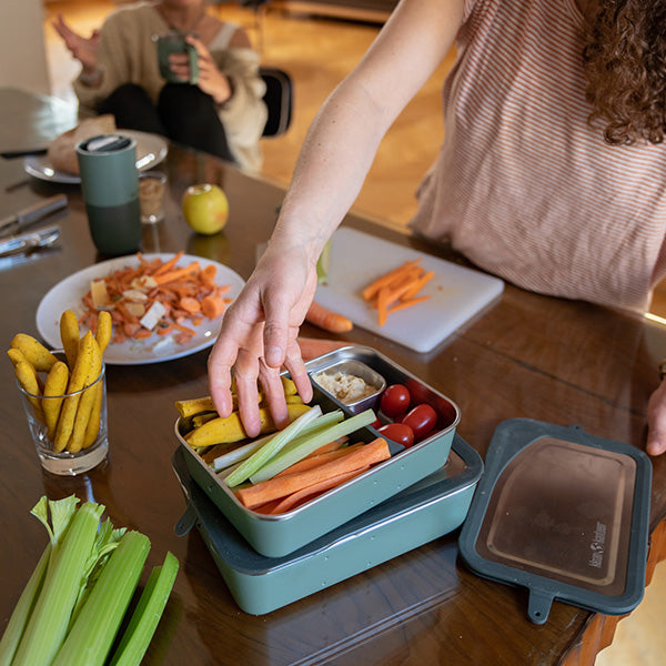 55oz-rise-food-box-big-meal-i4 rise_food_lunch_box_big_meal_veggie_dividers_square.jpg