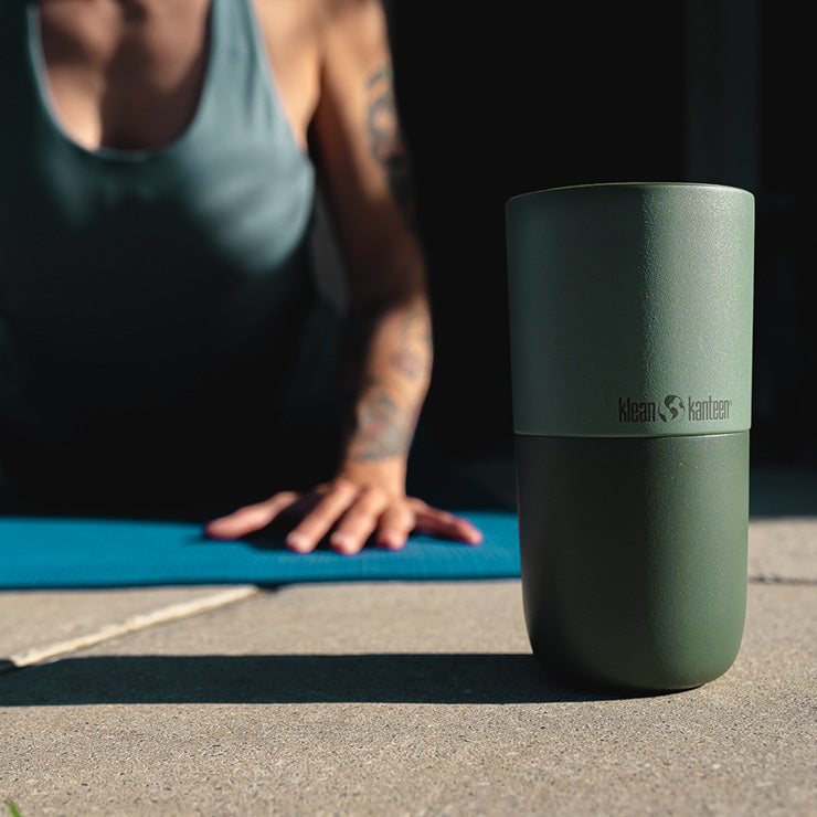 smoothie-set-y7 smoothie_kit_rise_tumbler_seaspray_closeup.jpg