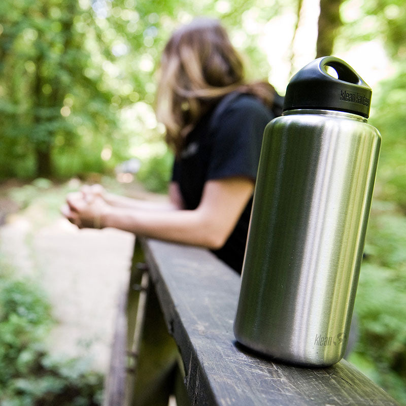 40oz-wide-with-loop-cap-v6 wide_40oz_bottle_bridge_closeup_square.jpg